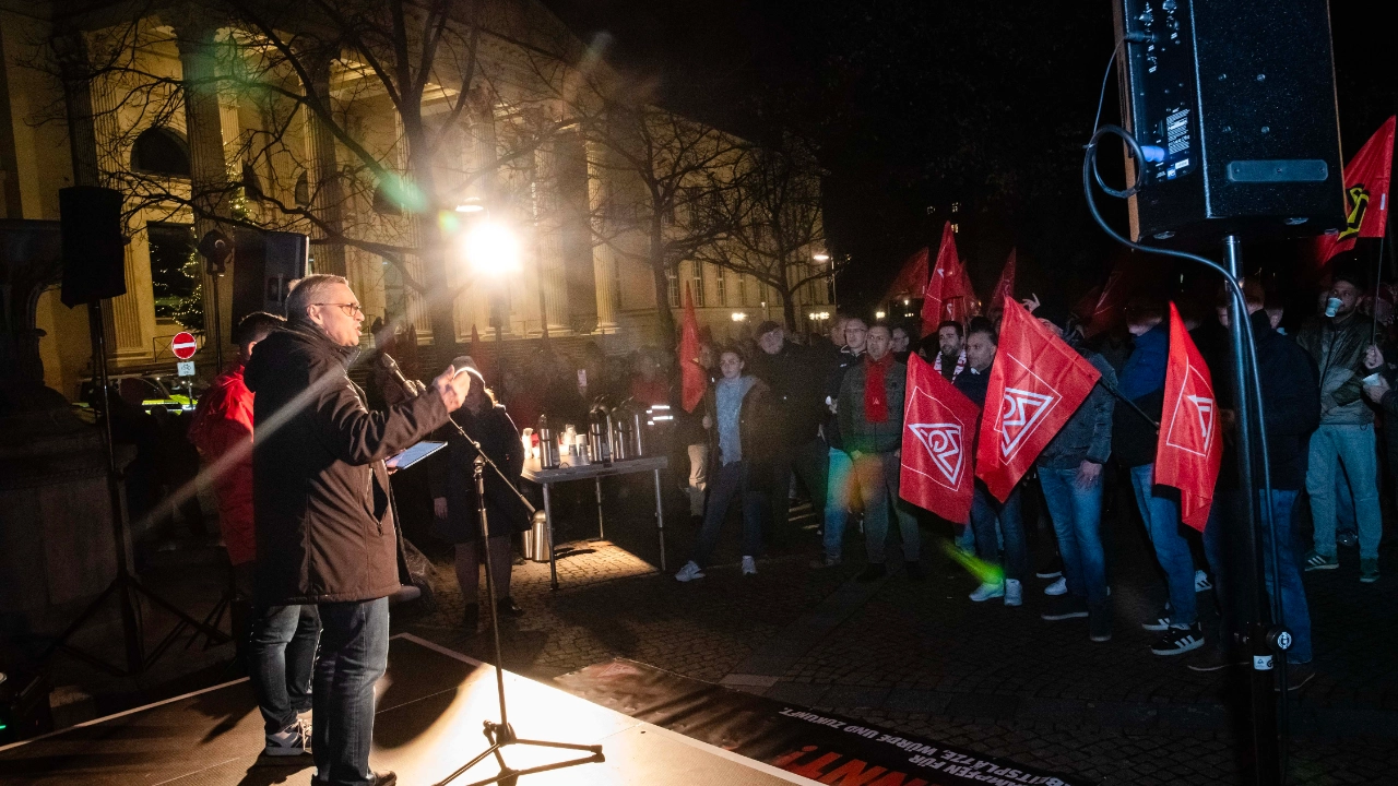 Aktion gegen Industriearbeitsplatzabbau am Landtag
