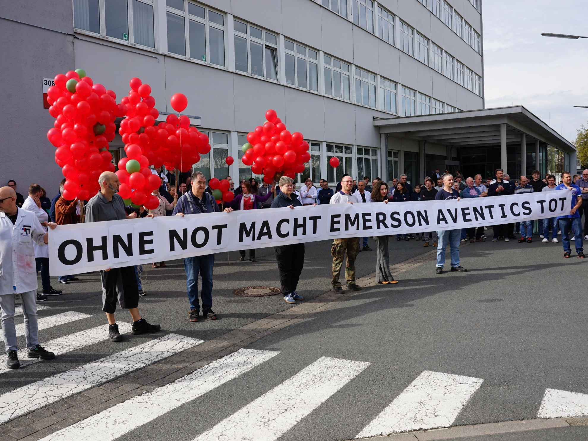 Protest gegen Stellenabbau bei Emerson-Aventics