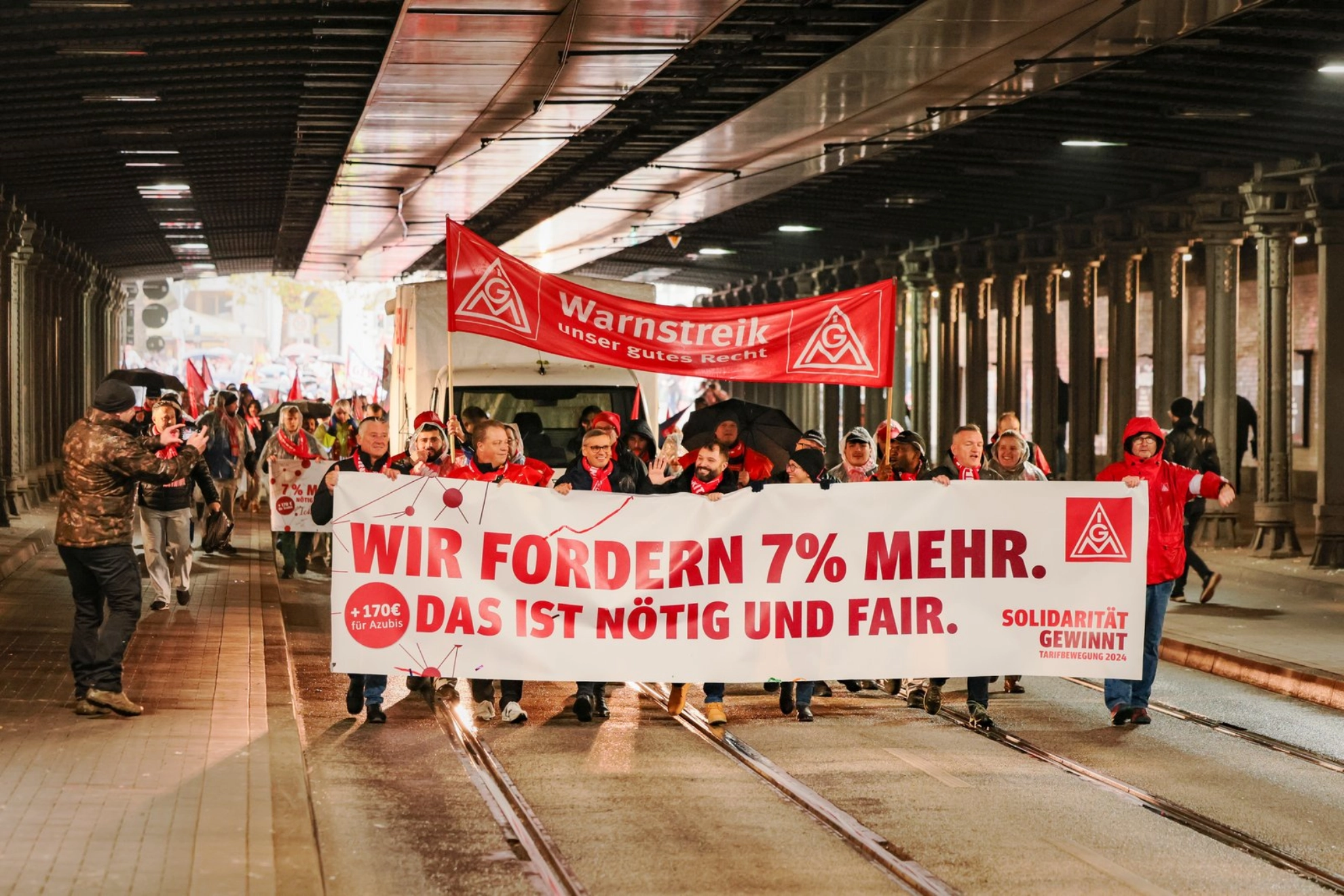 Warnstreikaktion Metall- und Elektroindustrie Hannover 11.11.2024