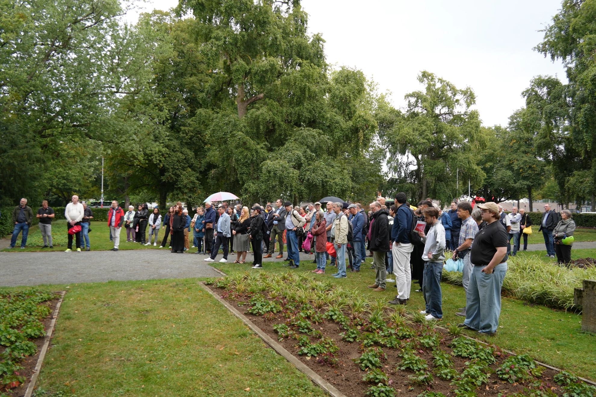 Antikriegstagsgedenkveranstaltung auf dem Ehrenfriedhof am Maschsee Nordufer