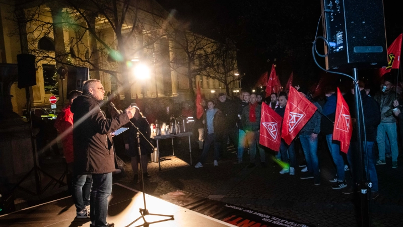 Aktion gegen Industriearbeitsplatzabbau am Landtag